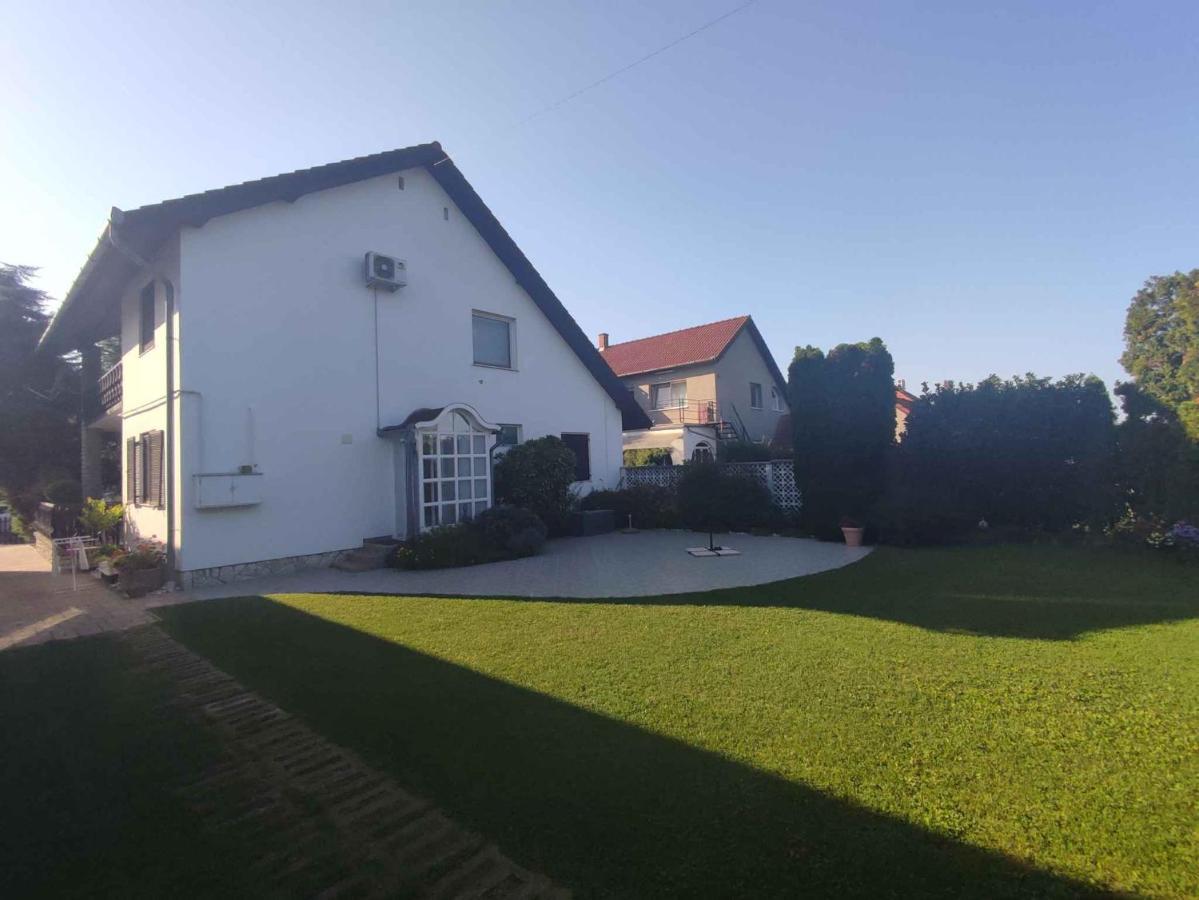 Holiday Home In Balatonboglar 45807 Buitenkant foto